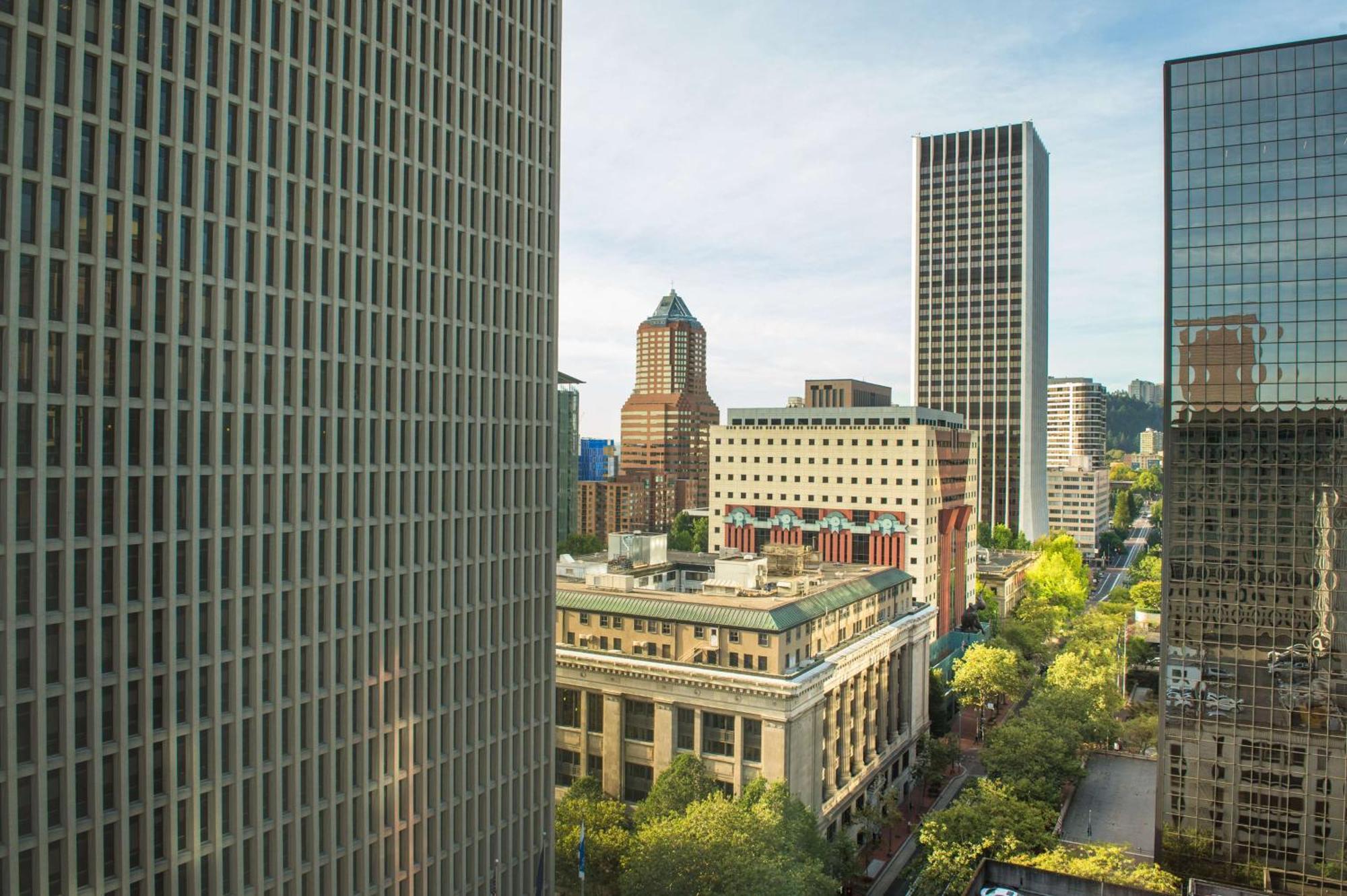 The Duniway Portland, A Hilton Hotel Exterior photo