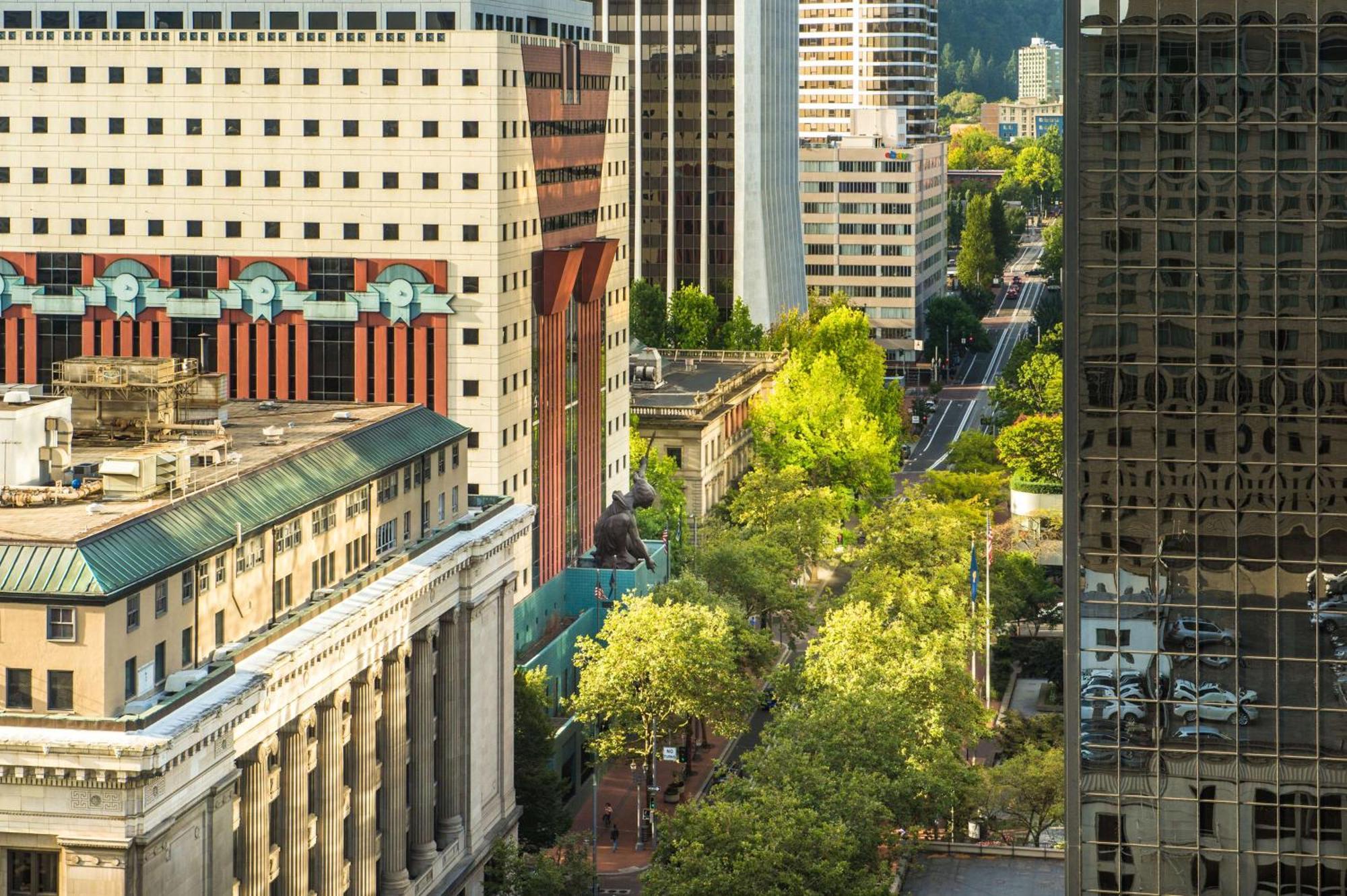 The Duniway Portland, A Hilton Hotel Exterior photo