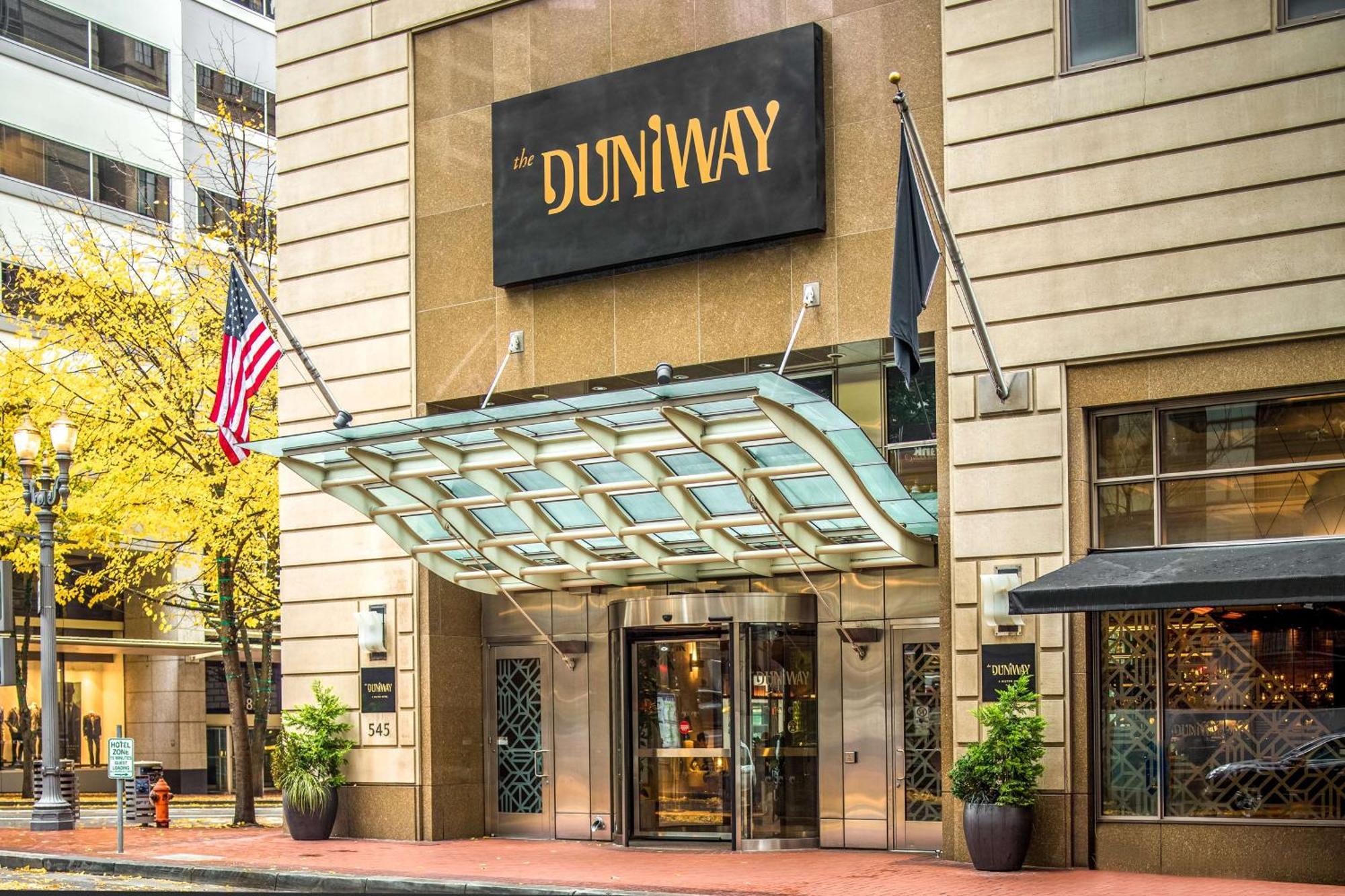 The Duniway Portland, A Hilton Hotel Exterior photo